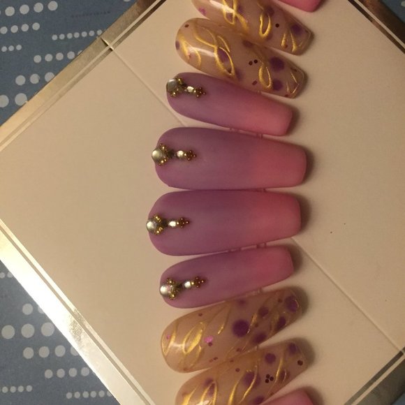 Pink/Purple with Nude and Gold detail presson nail pPN49 - Picture 5 of 6